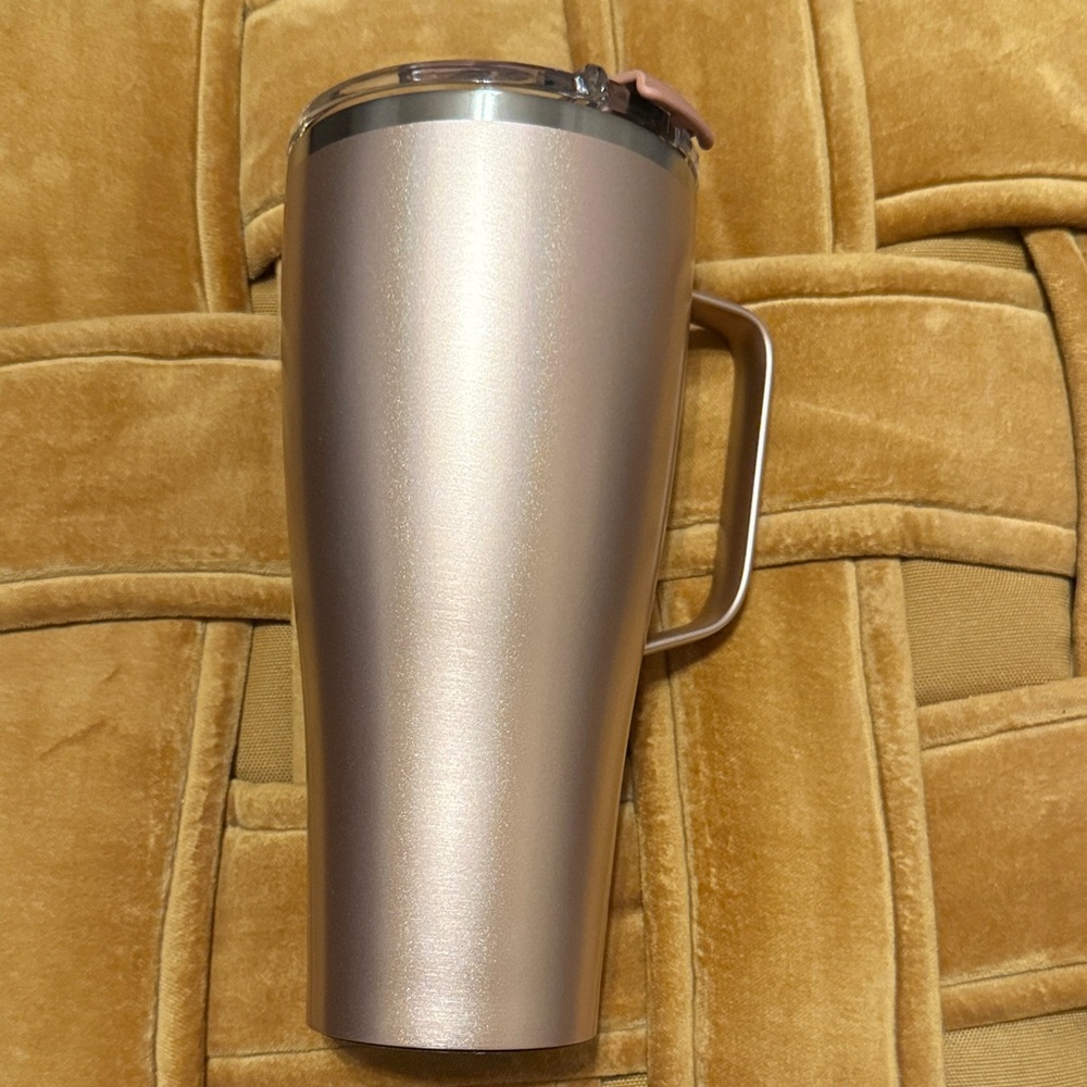 Brumate Rose Gold 32 oz Tumbler - Picture 2 of 4
